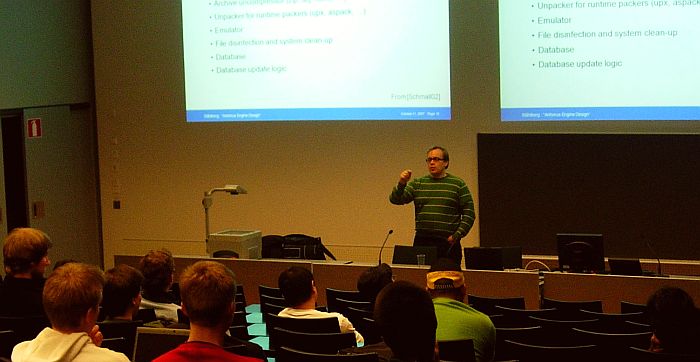 Mika Stahlberg giving a lecture on AV engine design